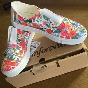 New in box The Maisy Sneaker Comfortview shoes Sz 12WW